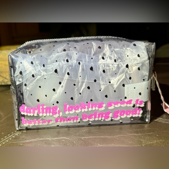 Disney Skinnydip Cruela from 101 Dalmatians Zip Pull Cosmetic Make-Up Bag - Picture 3 of 9